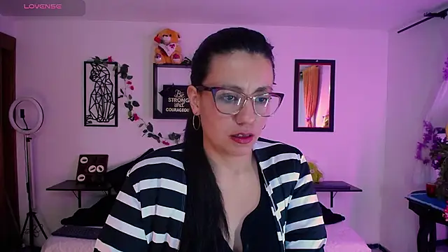 QueenRose94 online show from March 6, 12:56 pm