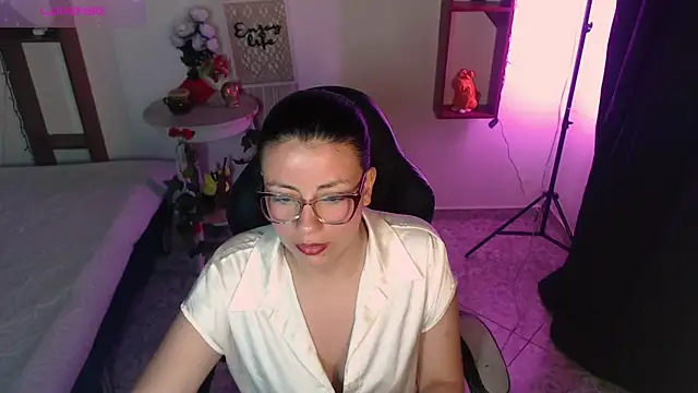 QueenRose94 online show from March 30, 12:39 pm