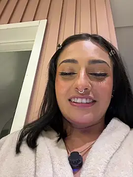 Nanda vixen  online show from May 16, 12:07 am