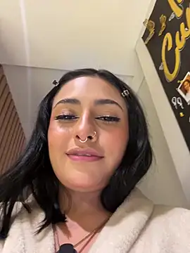 Nanda vixen  online show from May 16, 12:18 am