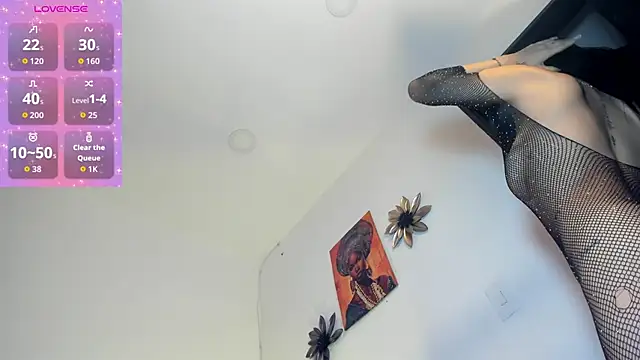 MiaEvans0 online show from May 14, 7:42 pm