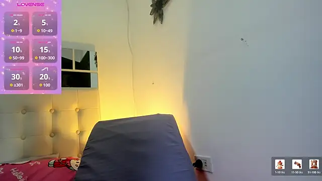 MiaEvans0 online show from May 16, 7:12 pm