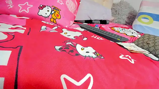 MiaEvans0 online show from July 1, 6:40 pm