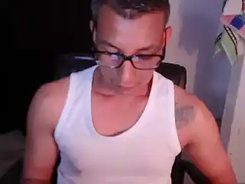 Snapshot of alanbigcock12inches chatting on February 8, 11:19 pm alanbigcock12inches online show from February 8, 11:19 pm