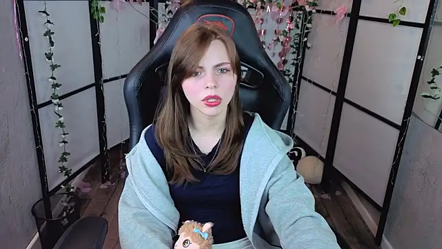 Snapshot of LesleySky chatting on March 5, 8:38 pm LesleySky online show from March 5, 8:38 pm