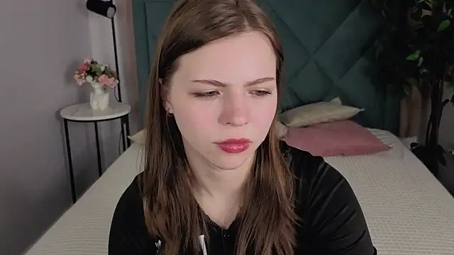 Snapshot of LesleySky chatting on March 20, 8:35 pm LesleySky online show from March 20, 8:35 pm