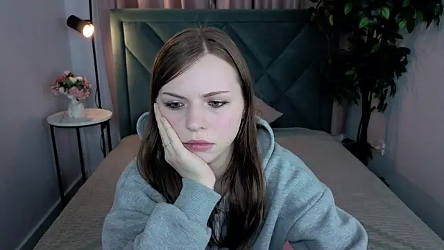 Snapshot of LesleySky chatting on March 29, 8:20 pm LesleySky online show from March 29, 8:20 pm