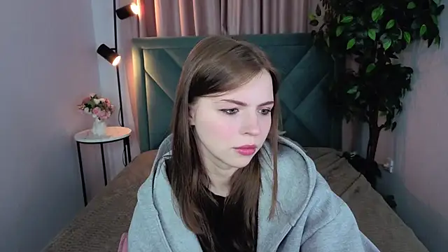 Snapshot of LesleySky chatting on April 1, 8:28 pm LesleySky online show from April 1, 8:28 pm