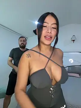 Snapshot of hotcouplexx1 chatting on February 19, 7:43 pm hotcouplexx1 online show from February 19, 7:43 pm