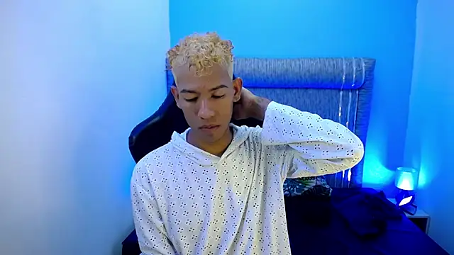 Taylerr 19 online show from February 10, 3:10 am