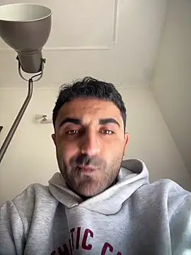 elia2711 online show from March 28, 1:00 pm