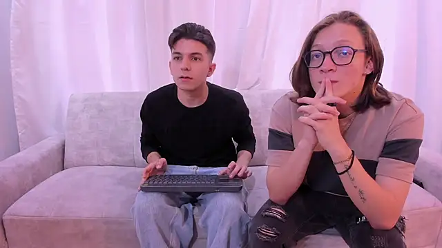 close friends online show from May 29, 7:12 pm