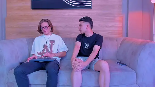 close friends online show from June 11, 2:48 pm