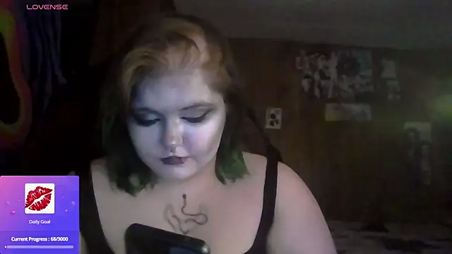 Snapshot of thatskarma chatting on May 5, 4:31 am thatskarma online show from May 5, 4:31 am