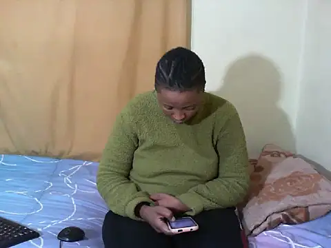 Snapshot of Caramel-Diva chatting on May 8, 5:35 am Caramel-Diva online show from May 8, 5:35 am