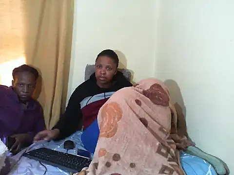Snapshot of Caramel-Diva chatting on May 15, 9:05 am Caramel-Diva online show from May 15, 9:05 am