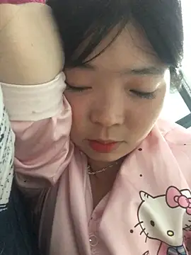 cuty lusy online show from May 14, 2:13 pm