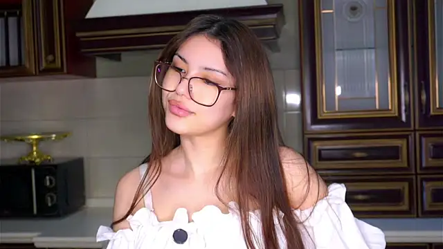 SulemaNeugin online show from March 2, 7:15 am