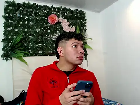 Snapshot of camilosmithh chatting on February 10, 2:21 pm camilosmithh online show from February 10, 2:21 pm