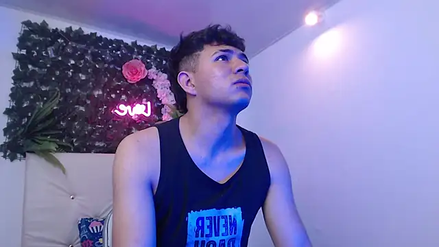 Snapshot of camilosmithh chatting on February 16, 4:47 pm camilosmithh online show from February 16, 4:47 pm