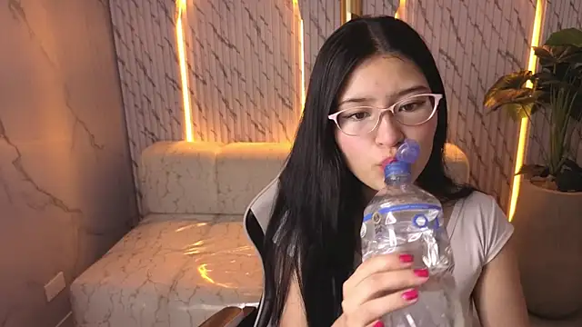 dani tf online show from March 5, 12:45 pm