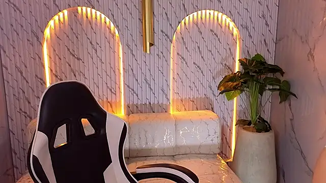 dani tf online show from March 20, 12:43 pm