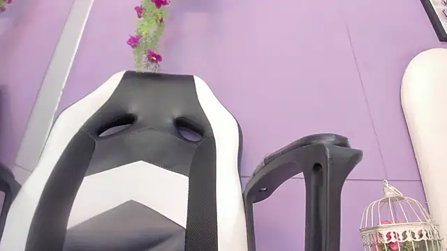 luna bradley  online show from February 23, 12:24 pm