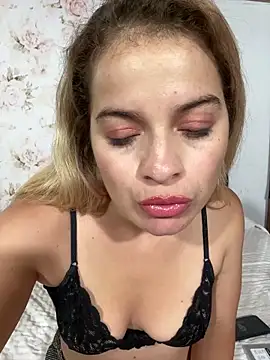 Snapshot of AriBeautiful chatting on March 9, 7:23 am AriBeautiful online show from March 9, 7:23 am