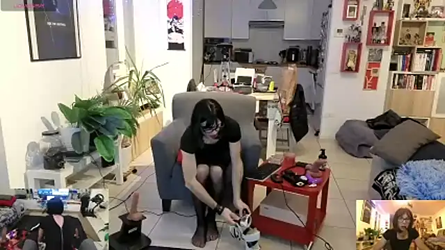 Snapshot of Alexandra__69 chatting on February 11, 12:48 am Alexandra 69 online show from February 11, 12:48 am