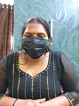 Snapshot of Tamil_uma_69 chatting on February 19, 11:06 am Tamil uma 69 online show from February 19, 11:06 am