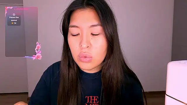 Snapshot of AdelShah chatting on February 11, 2:00 pm AdelShah online show from February 11, 2:00 pm