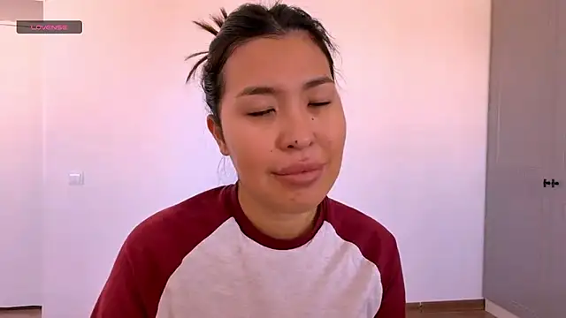 Snapshot of AdelShah chatting on February 13, 9:38 am AdelShah online show from February 13, 9:38 am