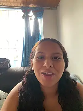 Snapshot of Luna_white1 chatting on March 9, 7:40 pm Luna white1 online show from March 9, 7:40 pm