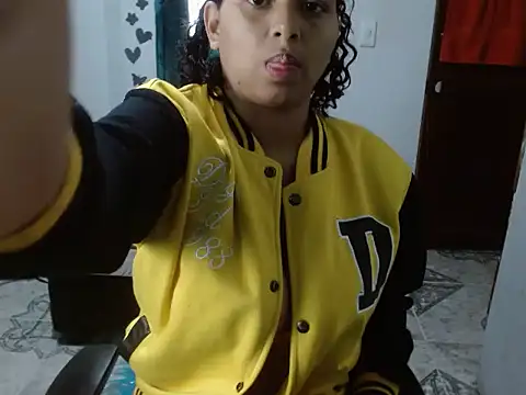 Snapshot of Luna_white1 chatting on March 19, 12:53 pm Luna white1 online show from March 19, 12:53 pm