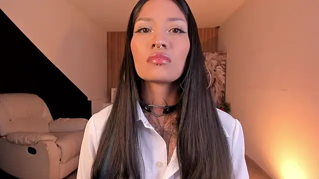 Snapshot of NicoleMonet1 chatting on February 28, 10:33 pm NicoleMonet1 online show from February 28, 10:33 pm