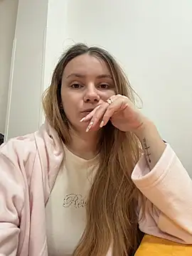 AlessiaandJay online show from April 29, 5:30 pm