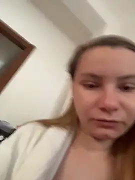 AlessiaandJay online show from May 7, 8:31 am