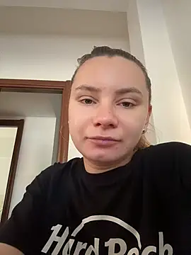 AlessiaandJay online show from May 9, 8:08 am