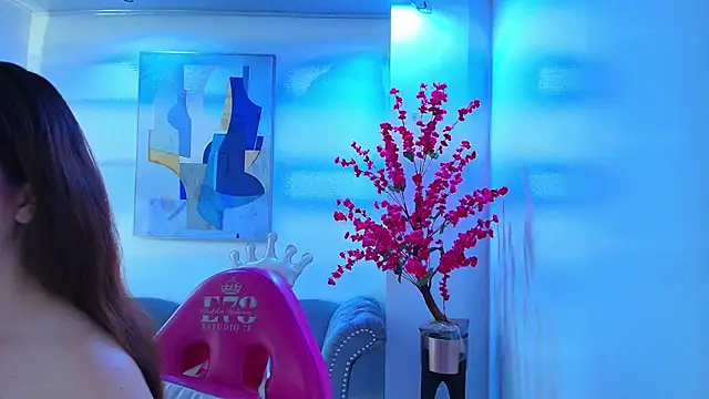 Snapshot of Chloe_dolly chatting on April 2, 11:19 am Chloe dolly online show from April 2, 11:19 am