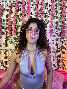 Woo isDaphne online show from February 19, 11:01 pm