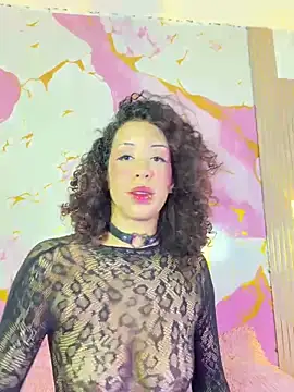 Woo isDaphne online show from May 14, 11:00 pm