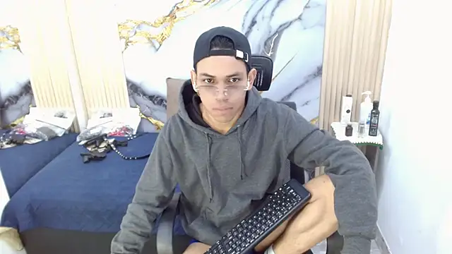DaviidBuckx  online show from May 10, 3:23 am
