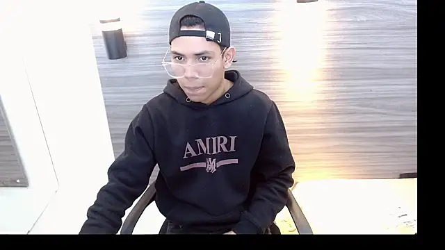 DaviidBuckx  online show from May 17, 8:27 pm