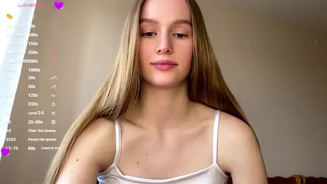 Snapshot of Viktoria_Vibes chatting on April 24, 3:14 pm Viktoria Vibes online show from April 24, 3:14 pm