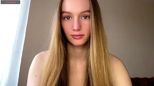 Snapshot of Viktoria_Vibes chatting on April 25, 3:09 pm Viktoria Vibes online show from April 25, 3:09 pm