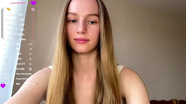 Snapshot of Viktoria_Vibes chatting on May 7, 3:06 pm Viktoria Vibes online show from May 7, 3:06 pm