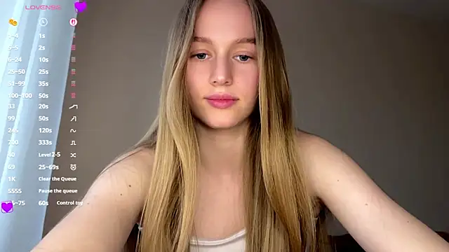 Snapshot of Viktoria_Vibes chatting on May 8, 3:17 pm Viktoria Vibes online show from May 8, 3:17 pm