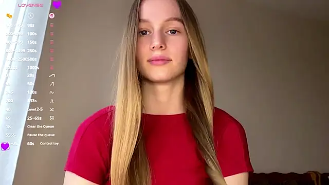 Snapshot of Viktoria_Vibes chatting on May 9, 3:39 pm Viktoria Vibes online show from May 9, 3:39 pm