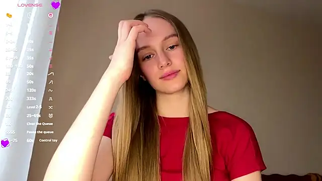 Snapshot of Viktoria_Vibes chatting on May 11, 3:29 pm Viktoria Vibes online show from May 11, 3:29 pm