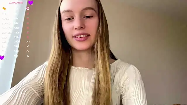 Snapshot of Viktoria_Vibes chatting on May 13, 3:20 pm Viktoria Vibes online show from May 13, 3:20 pm